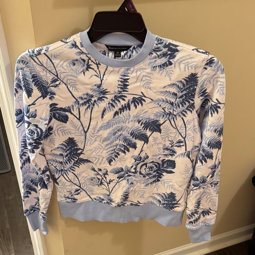 Brooks Brothers Blue and White Patterned Top